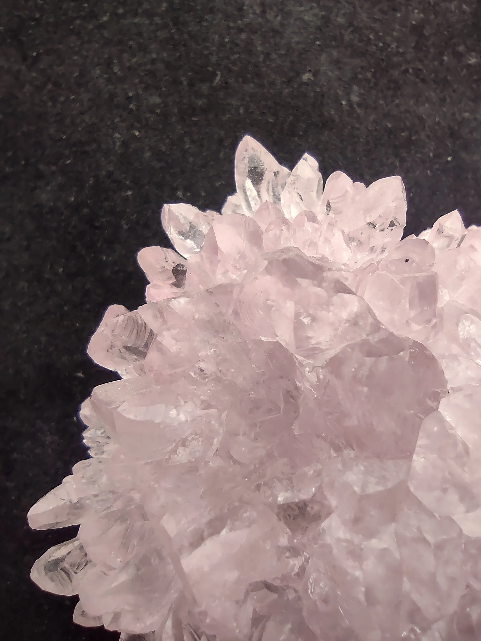 69.3 G BEAUTIFUL PINK QUARTZ CLUSTER