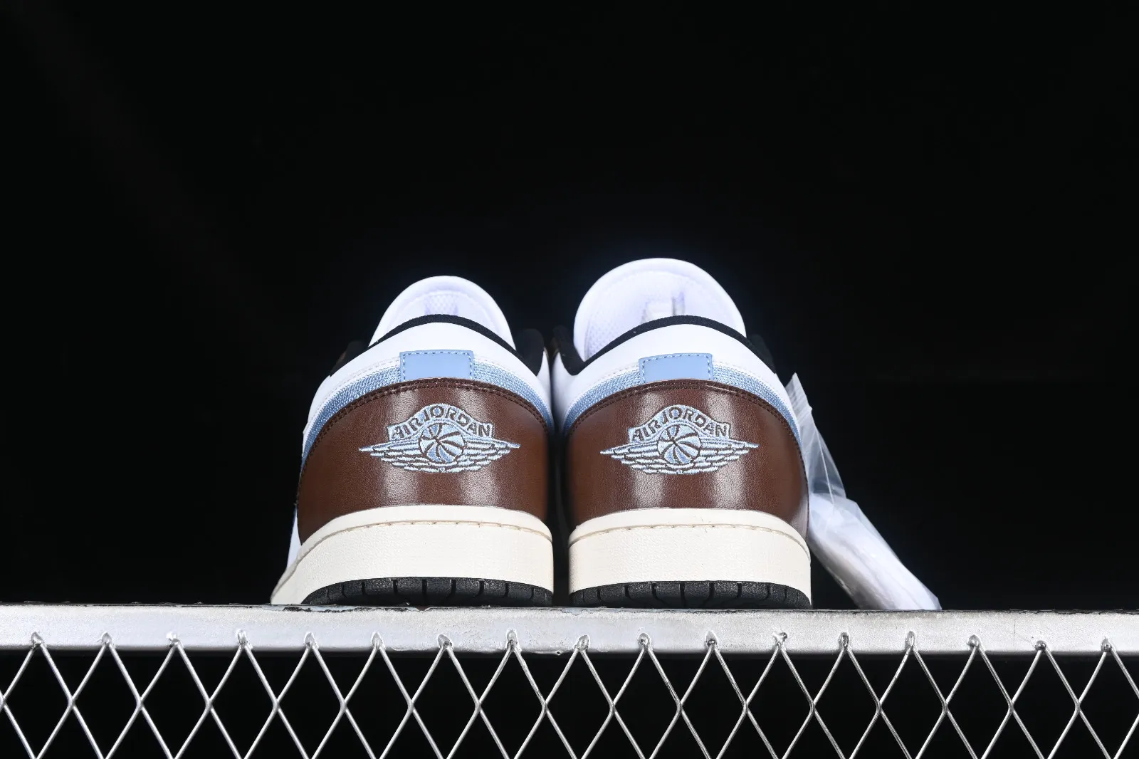 Air Jordan 1 Low SE GS Mocha Blue Black White FQ8156-142